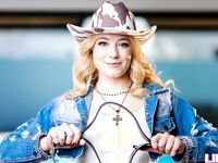How A Real Cowgirl Rides - S2:E1