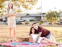 You Can Boss Me Around Lil Sis - S1:E2