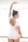 Flexible Dancer Swallows Cum - S4:E2