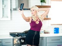 Mom Gets Jealous - S14:E10