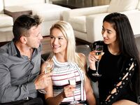 Champagne Kisses - S30:E12
