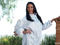 Bosomed Hussy Angela White Pleasures Lucky Man Outdoors