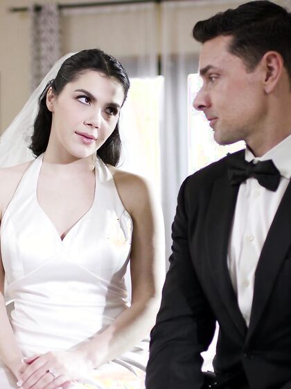 Linda noiva Valentina Nappi é fodida na bunda fotos (Ryan Driller)