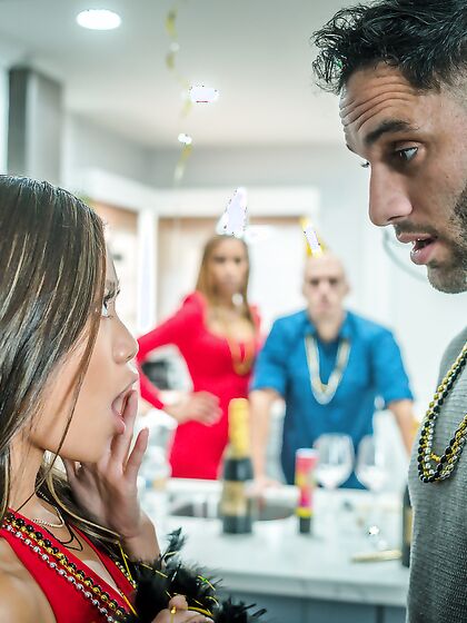 New Years Eve With My Step Family - S17:E2