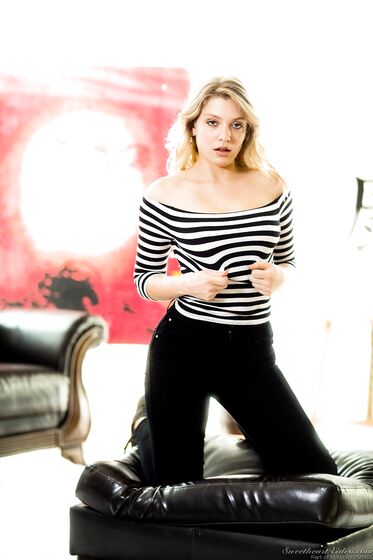 Blonde-haired Bitch Giselle Palmer Shows Off Her Perfect Body On Camera photos (Blair Williams)