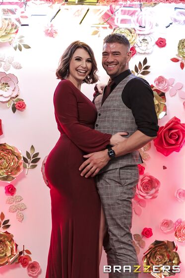 Valentinstag-Affäre: Fotos der besten Momente (Luna Star, Whitney Wright, Valentina Nappi, Phoenix Marie, Emily Willis, Demi Sutra, Ivy Lebelle, Desiree Dulce, Lasirena69, Gabbie Carter)