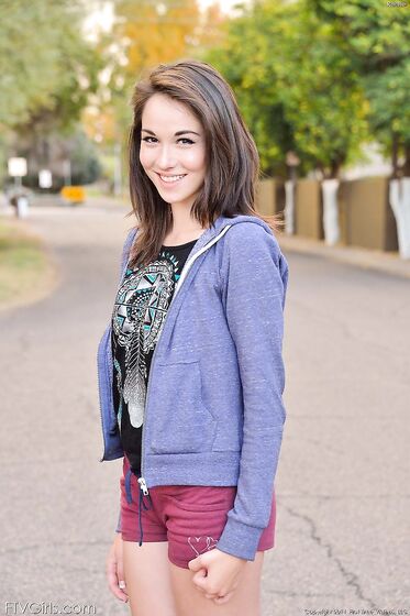 Ces photos de longues jambes (Emily Grey)