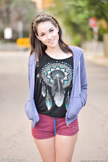 Ces photos de longues jambes (Emily Grey)