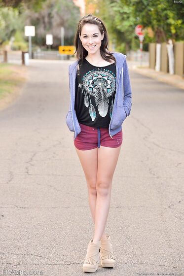 Ces photos de longues jambes (Emily Grey)