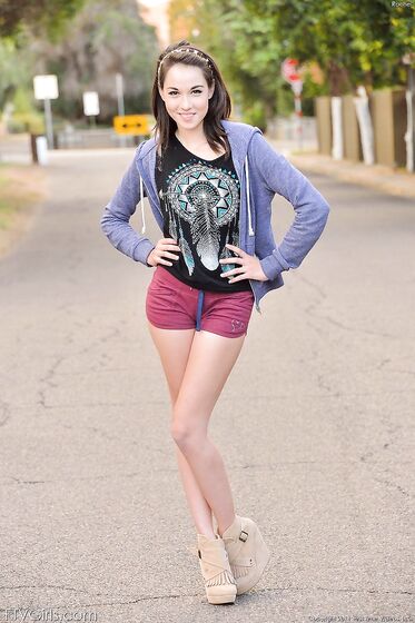 Ces photos de longues jambes (Emily Grey)