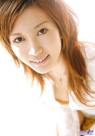 Seri Idols Loves Posing For The Camera In Very Special Ways With Or Without Her Clothes On.