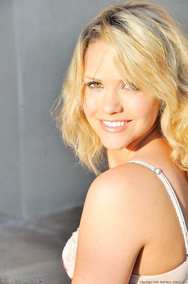 Foto della Ragazza dell'Estate (Mia Malkova)