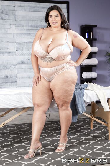 Fotos da vaca gorda Sofia Rose transada por seu massagista (Bambino)