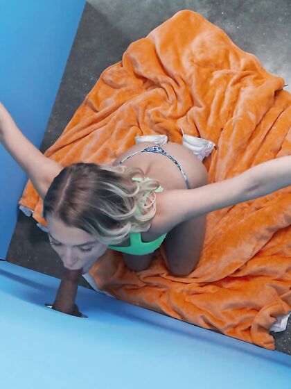 Skinny Gal Evelyn Payne Shows Off Her Excellent Cock Pleasing Skills