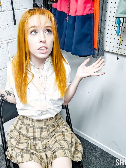 生意気なLP役員にねじ込まれた小さな女子高生マディ・コリンズ
