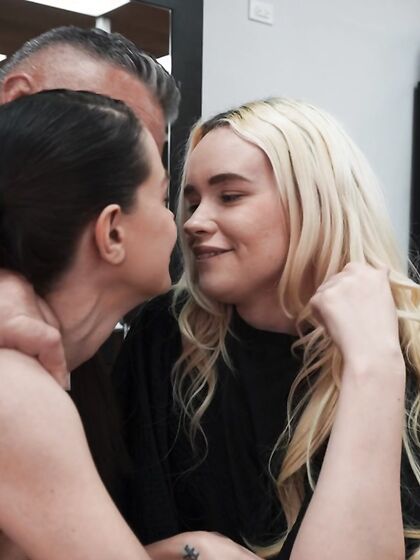 Selena Love y Khloe Kingsley comparten una polla dura como una roca