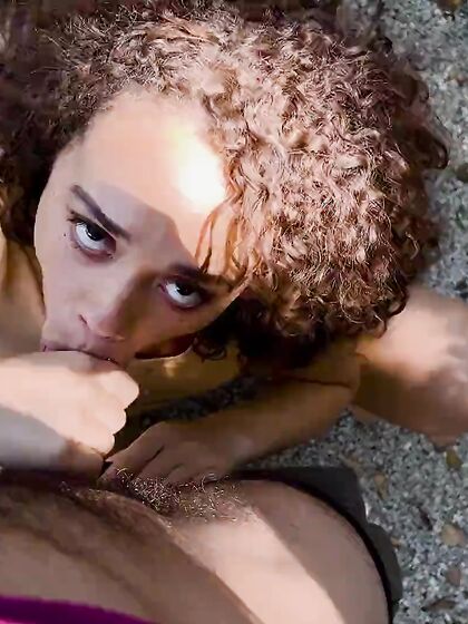 Lulu Chu y Willow Ryder perforan sus coños exóticos