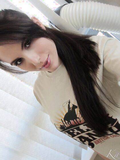 Cute Busty Brunette Honey Katie Banks Is Gonna Show Off Her Nice Body...