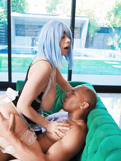 Ricky Johnson Bangs Curvy Cosplay Chick In The Living Room photos (Violet Myers)
