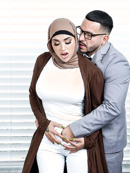 Arab Hoe The Official Egypt Gets Fucked Through The Hole In Her Lingerie photos (Theofficialegypt)