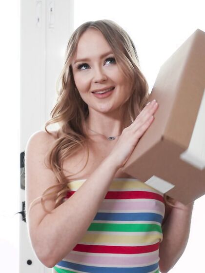 Fascinating Redhead Babe Natalia Queen Warms Up With Dildo Before Fucking