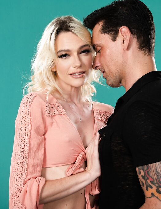 Kenna James Gets Her Tight Coochie Licked And Fingered Before Fucking