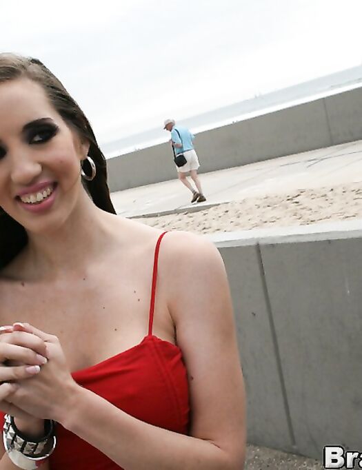 Licentious Chick Kelly Divine Has Her Gape Stuffed By Cock And Cummed On Her Tits At The Beach